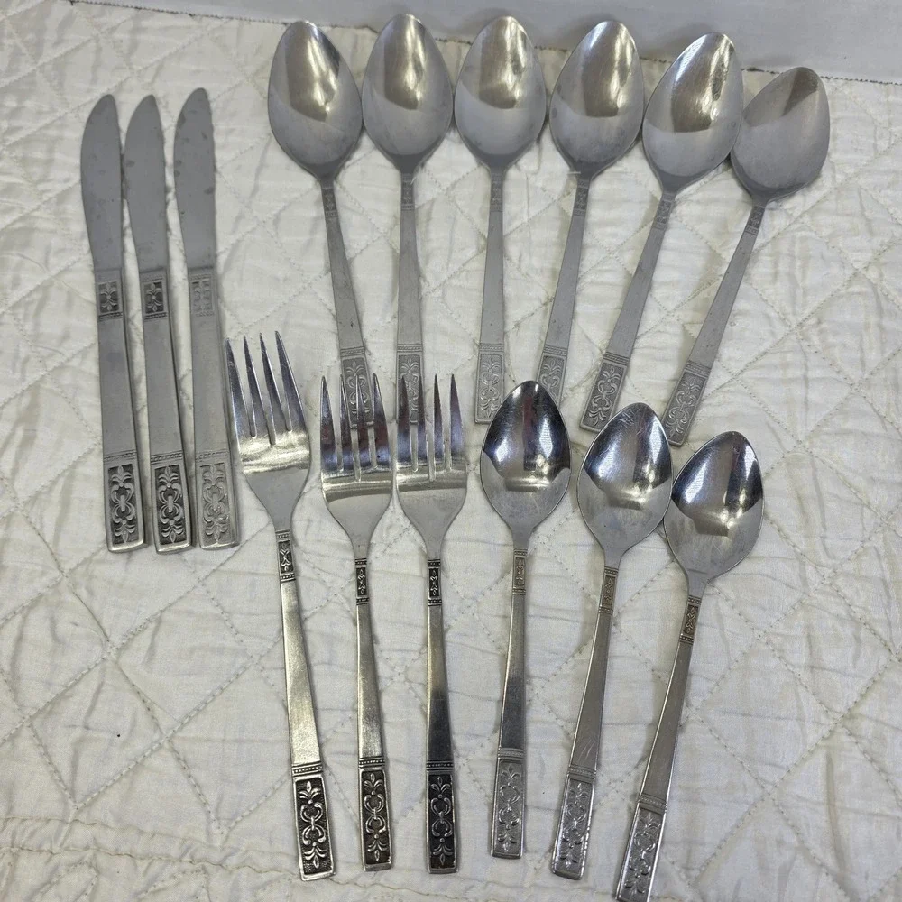 Vintage MCM Customcraft Fleur De Lis Flatware Silverware 15-Piece Set Stainless